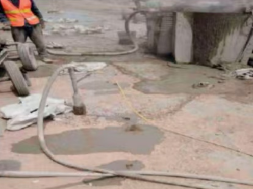 岑溪水泥混凝土路面板底注浆技术 路面脱空注浆整治方案